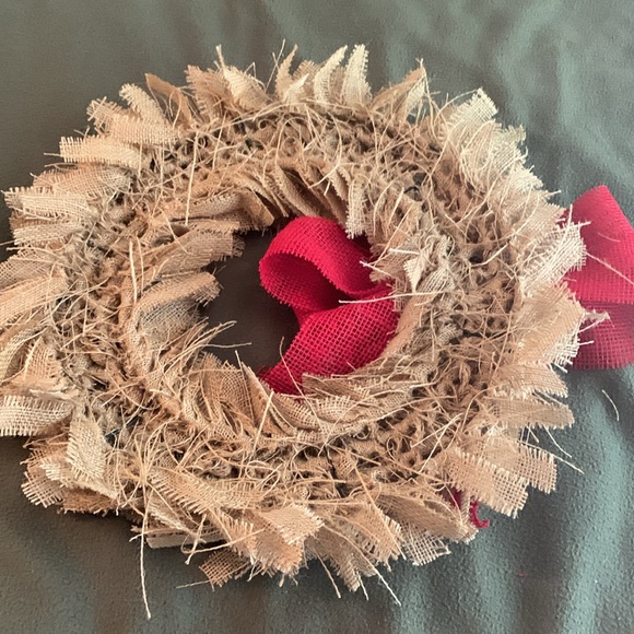 Brand new handcrafted rustic natural and red burlap wreath. Approx 22” w/ bow - Picture 6 of 6